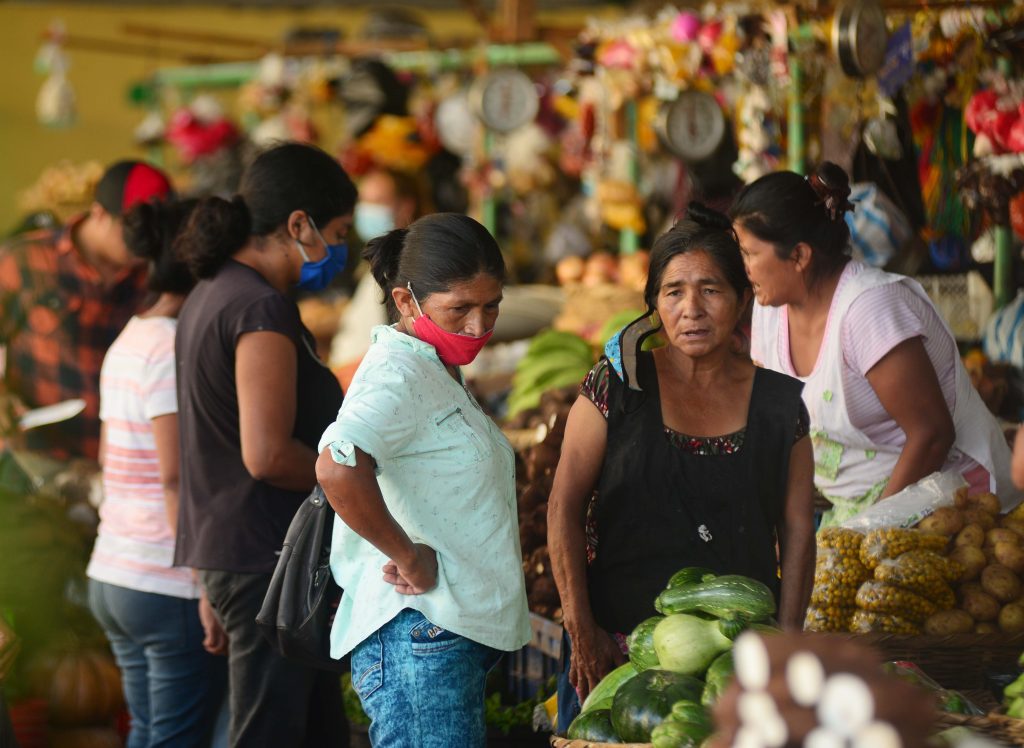 Vivir con la pensión mínima: “El dinero no nos da para comer”