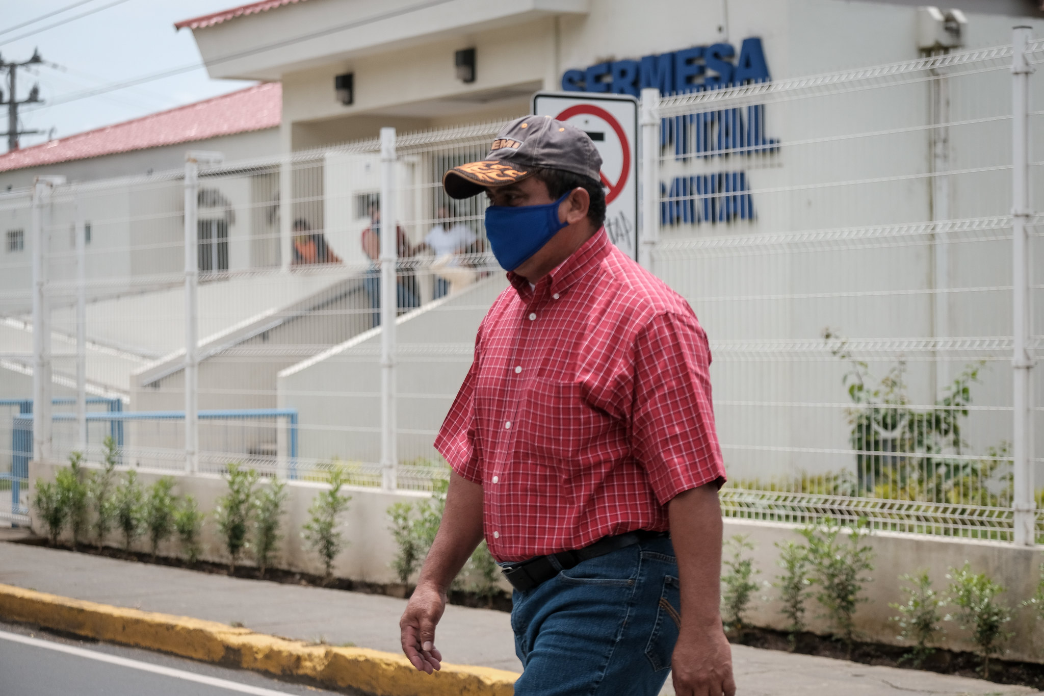 Los contrastes de padecer COVID-19 en Nicaragua, El Salvador y Costa Rica