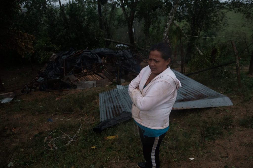 “Dos” se convierte en la tormenta tropical Bonnie y puede tomar fuerza para ser huracán