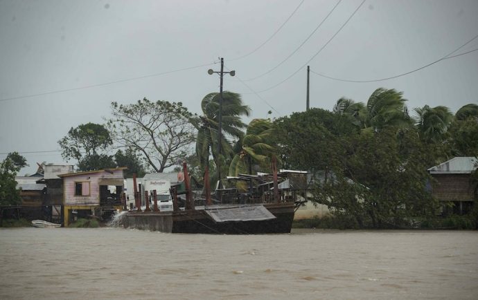 Eta incomunica a Bilwi: paso de Wawa Boom paralizado por vientos huracanados