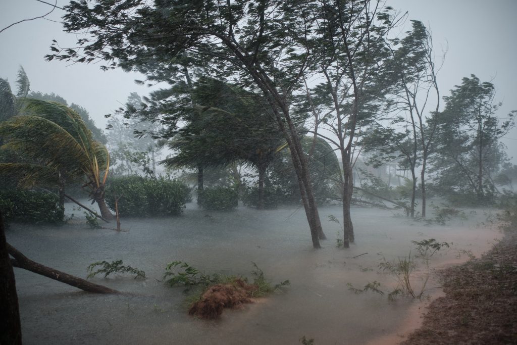 A mil kilómetros de Bluefields, Bonnie tocaría tierra con vientos fortalecidos