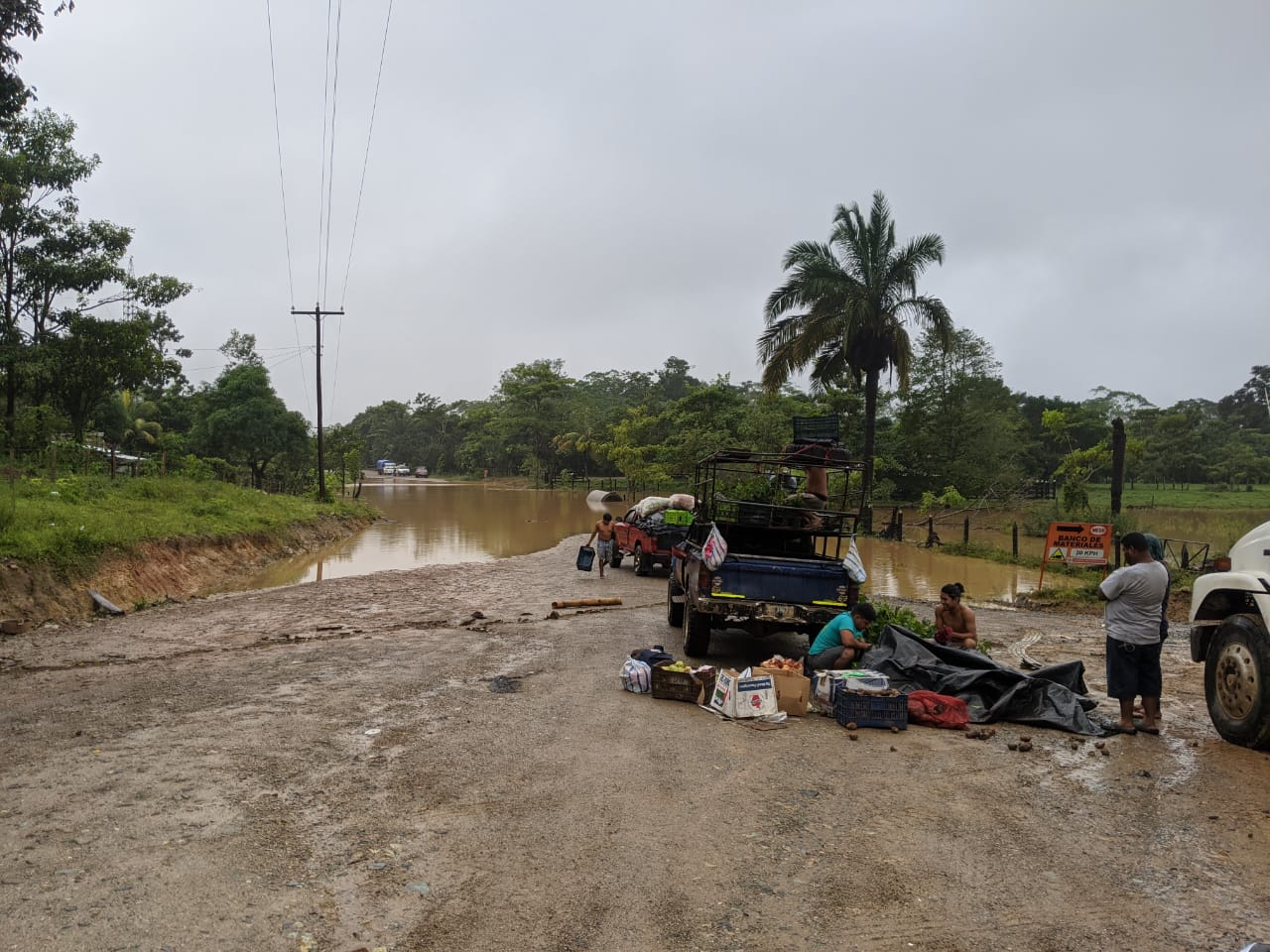 Las ráfagas cesaron, pero inundaciones provocadas por Eta mantienen alerta roja