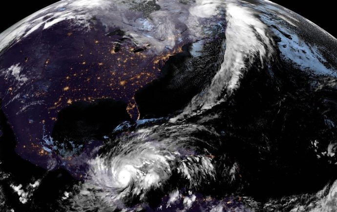 Huracán Eta avanza sobre línea costera caribeña y su potencia se debilitará