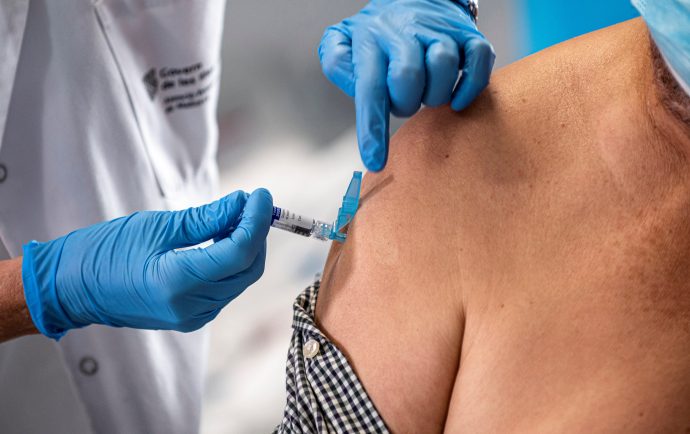 Solo 20% de los nicas tienen asegurada vacuna contra la COVID-19, el resto le toca al gobierno