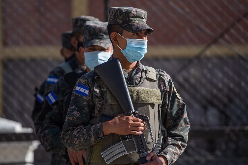 HONDURAS, militares en lugar de médicos
