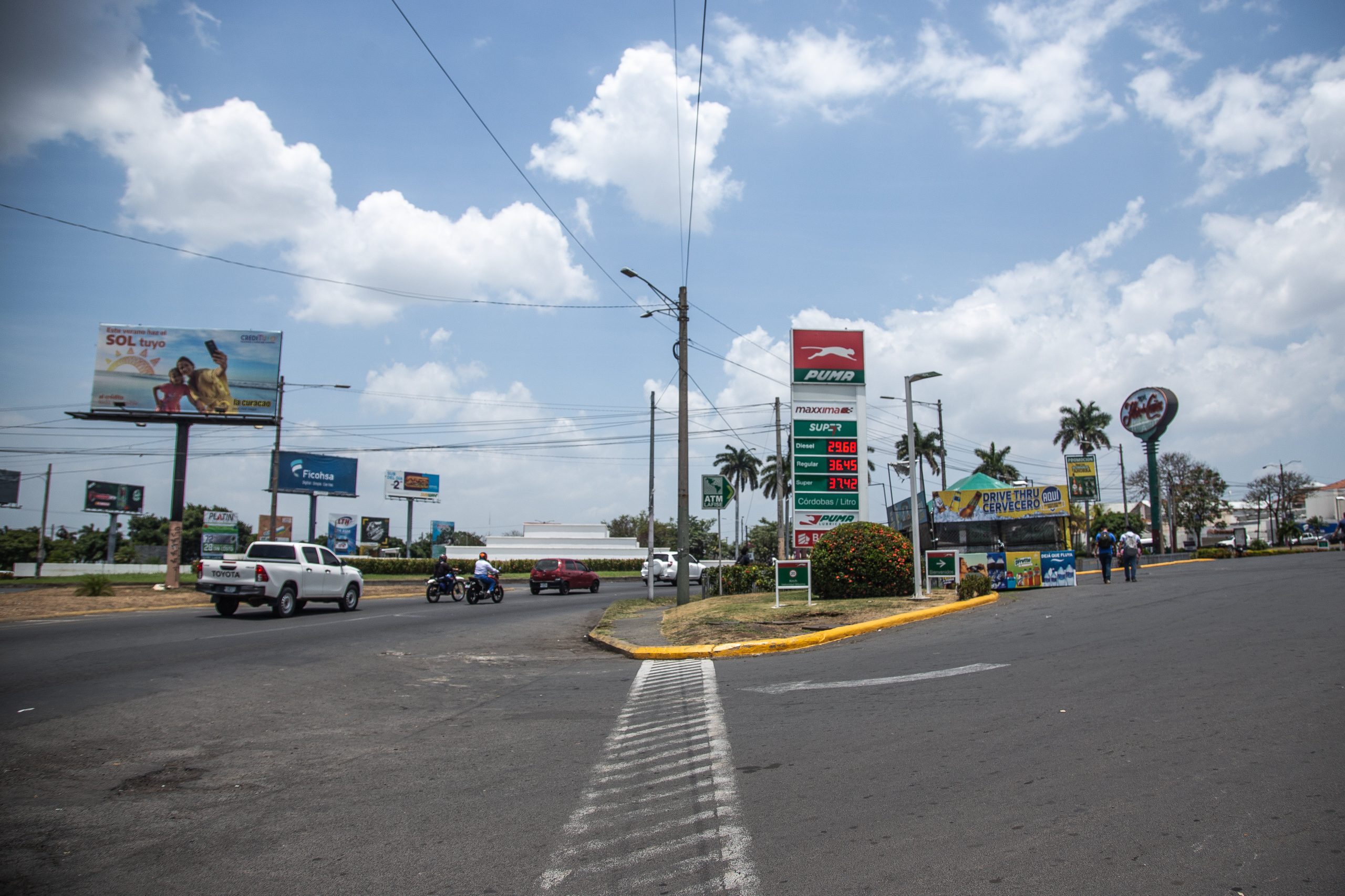 Oligopolio y complicidad, razones por las que Nicaragua tiene los combustibles más caros de Centroamérica