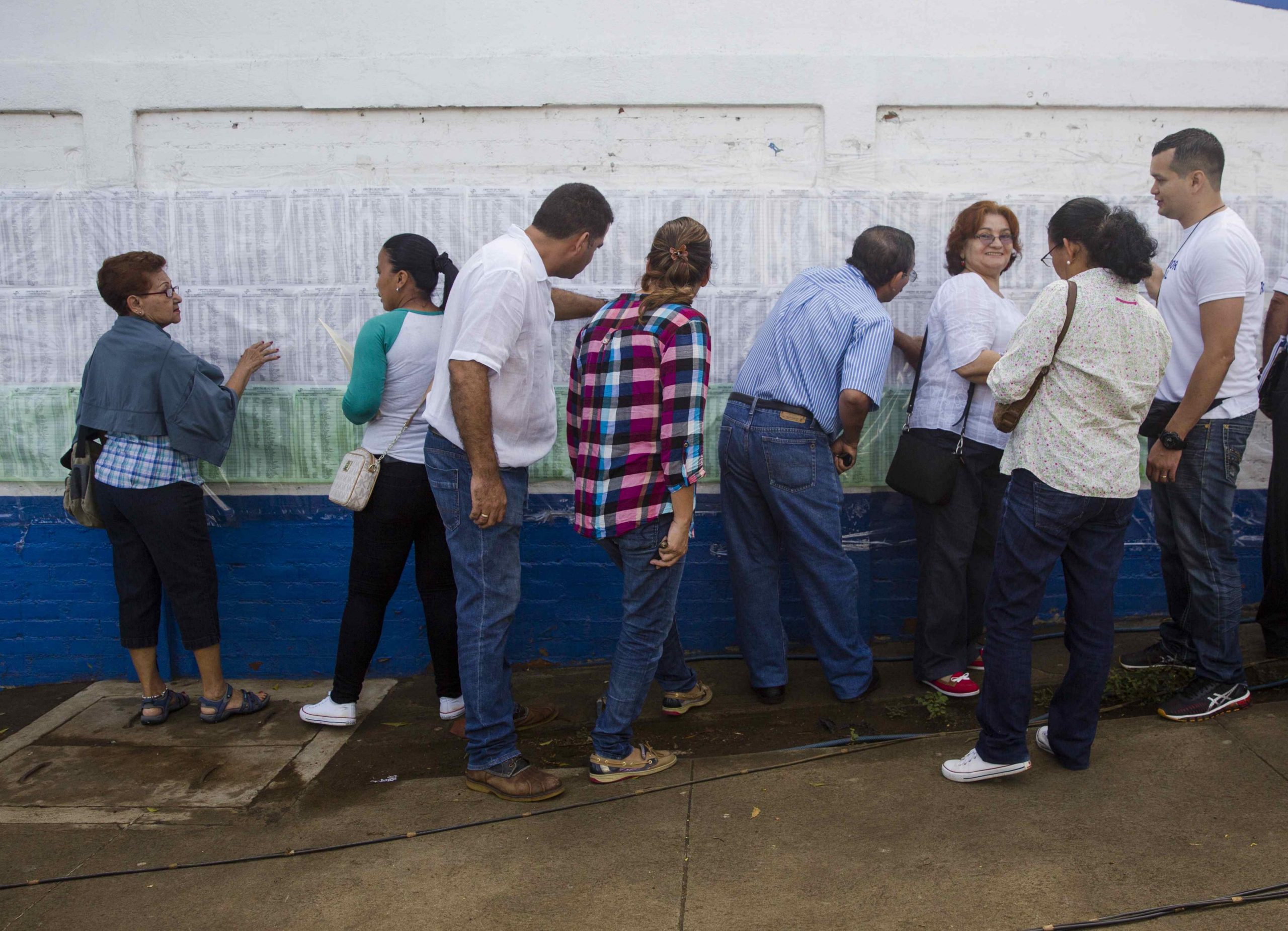 Verificación ciudadana arranca en internet con anomalías y suspicacias