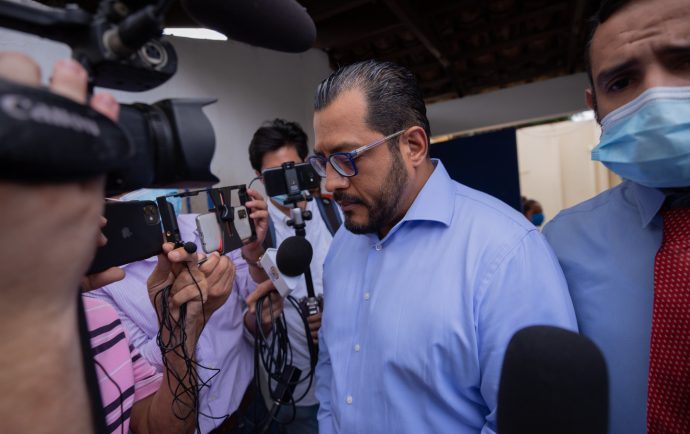 Fiscalía acusa por ‘conspiración’ a ocho opositores