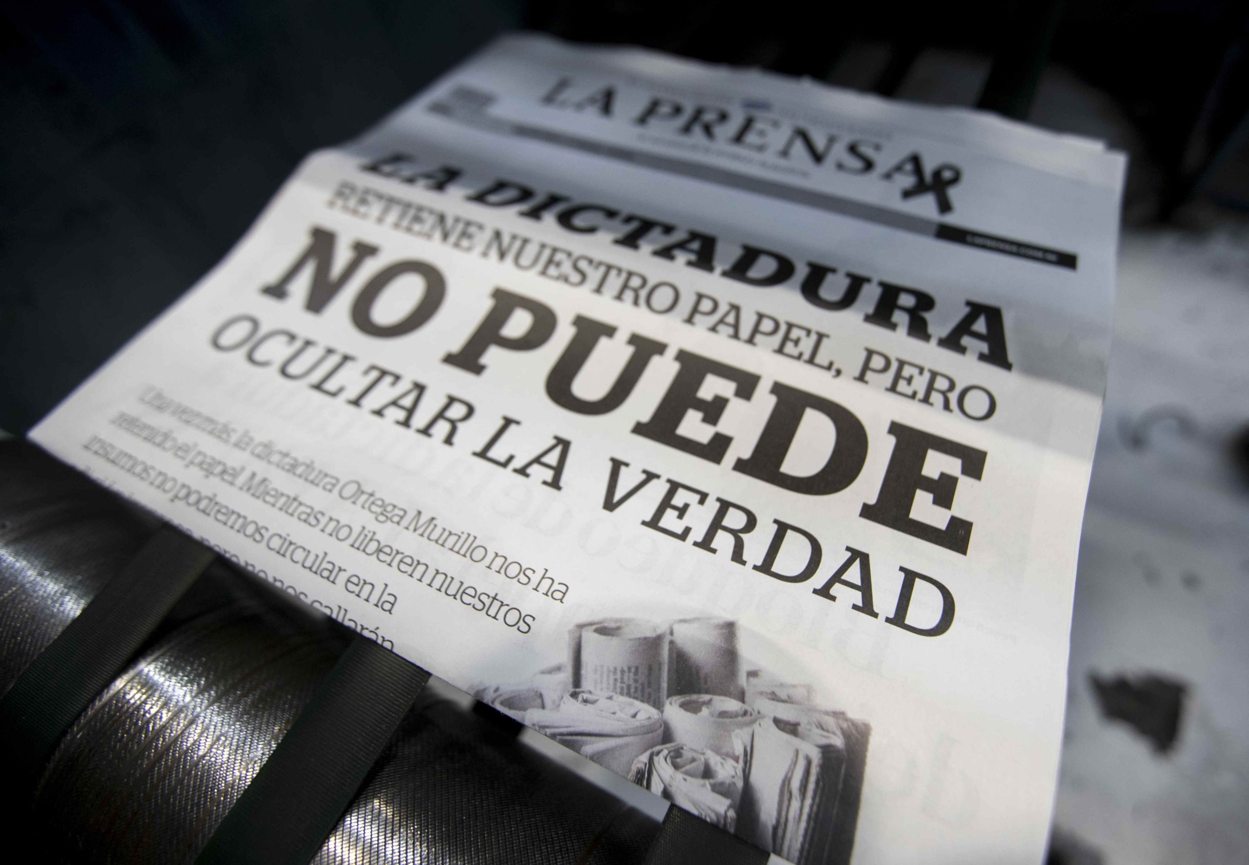Policía arresta a gerente de La Prensa después de tomarse el periódico