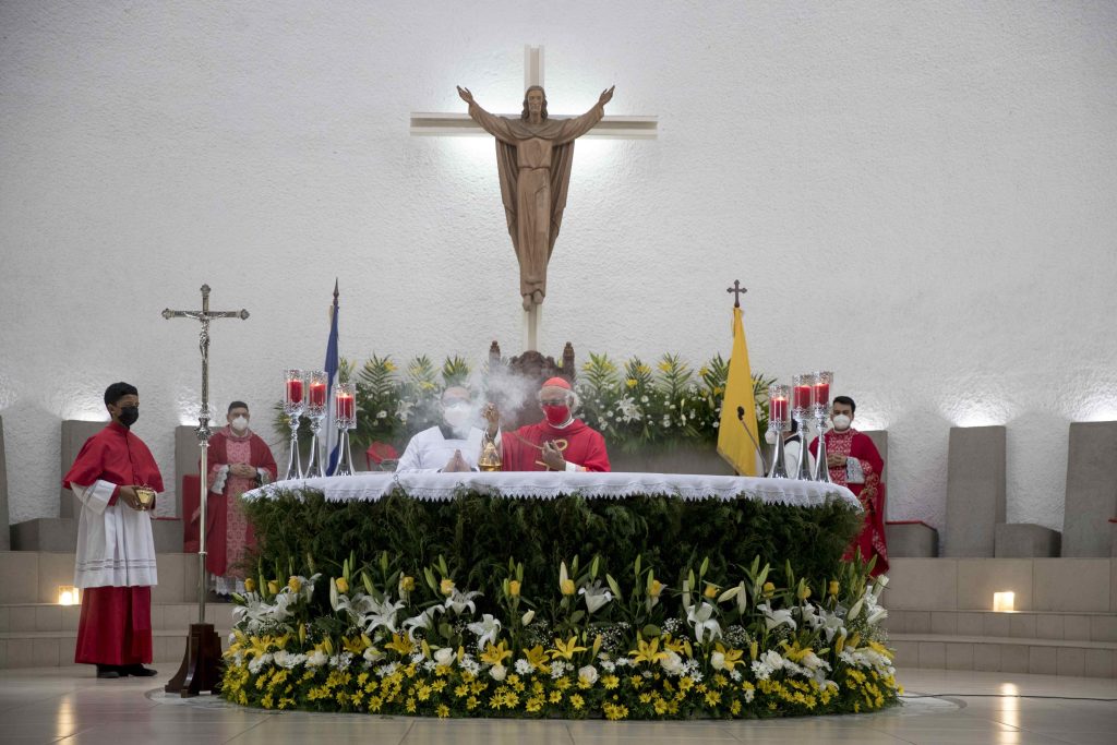 18 horas de asalto policial en Sébaco: allanamientos, agresiones, detenciones y un párroco cercado