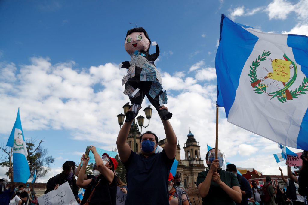 EE.UU sanciona a cinco magistrados salvadoreños que abrieron la puerta de la reelección a Bukele