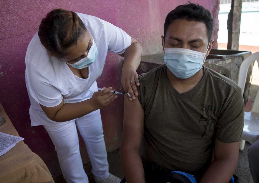 Médicos denuncian que régimen “experimenta en niños” con las vacunas cubanas
