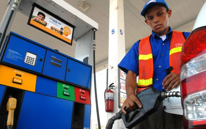 Régimen siempre ha controlado precios de los combustibles