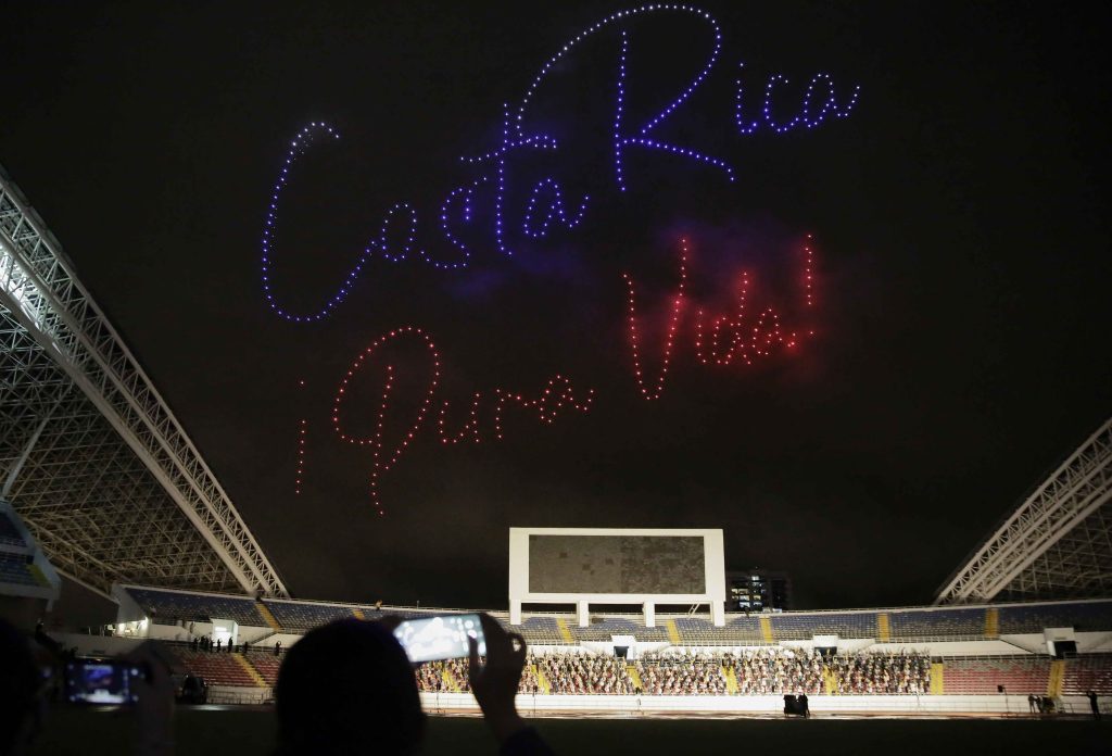 Costa Rica, un país “en shock” pandémico ante unas elecciones de muchas bandas