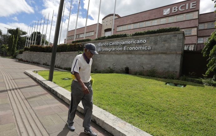 Las “alianzas” de Ortega en el BCIE para garantizar préstamos: Honduras y El Salvador