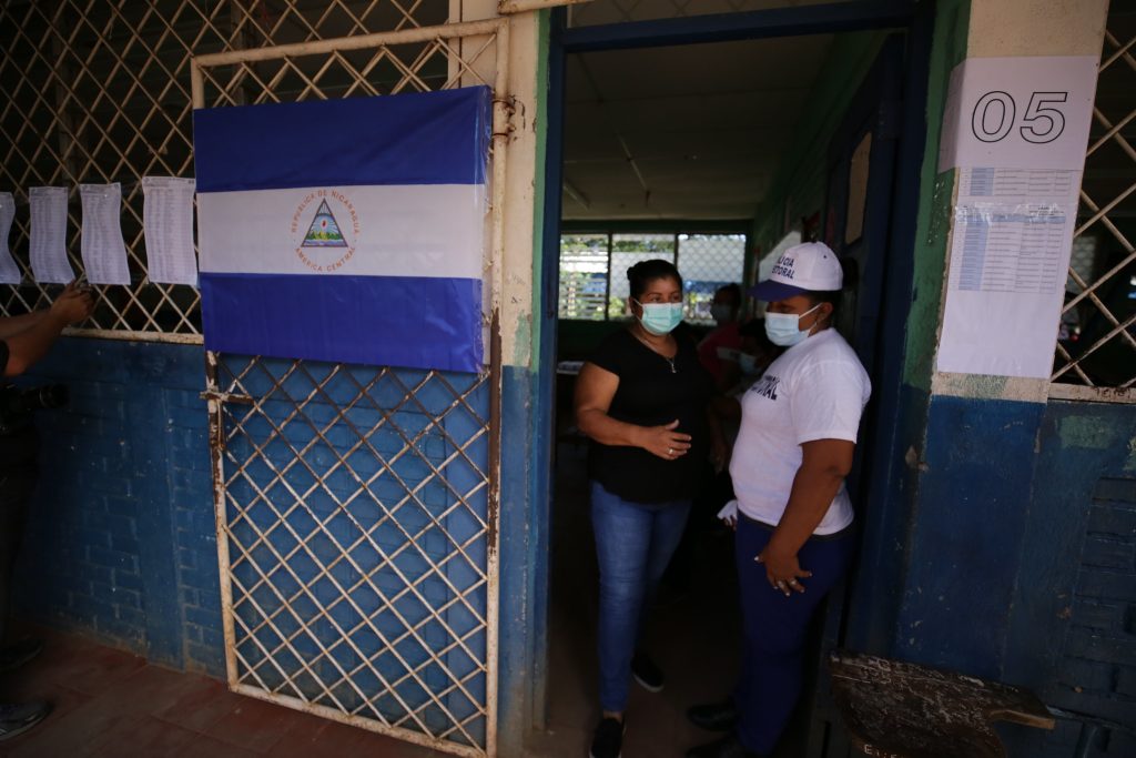 En fotos 📸  | Portazo a la 'Farsa electoral': Centros de votación desérticos