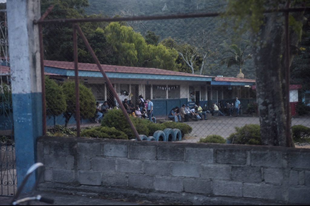 En fotos 📸  | Portazo a la 'Farsa electoral': Centros de votación desérticos