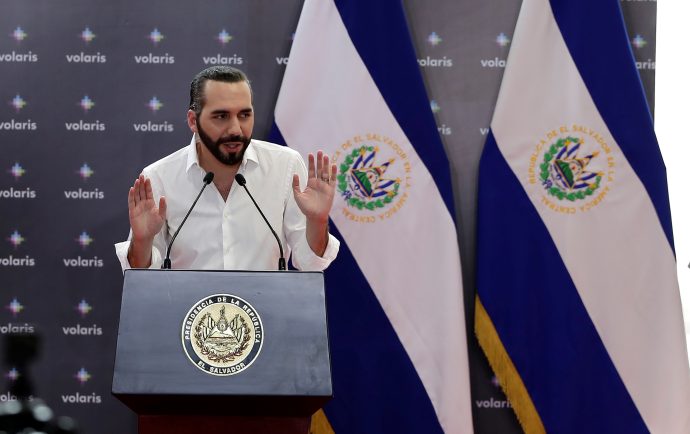 Revuelta al interior del partido de Bukele
