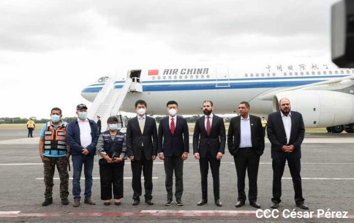 Nicaragua recibe primer lote de vacunas de China, el nuevo aliado de Ortega