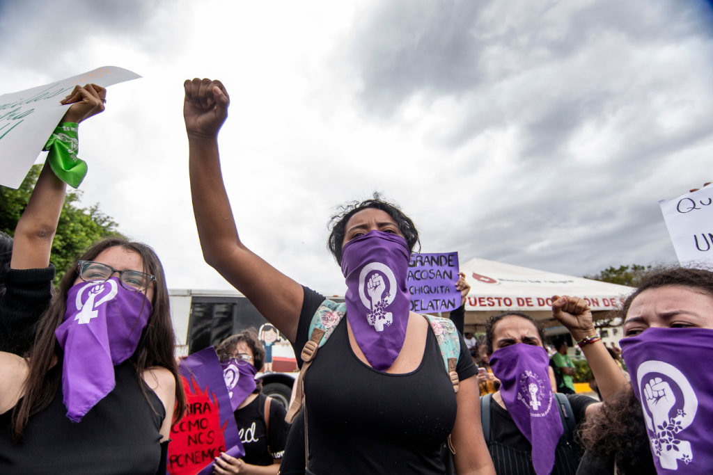 Mujeres jóvenes centroamericanas: Unidas en la lucha contra las violencias machistas