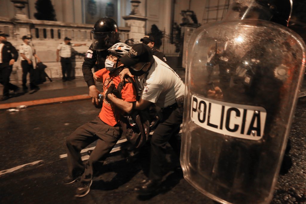 Guatemala: La revuelta de las niñas en bicicleta sostiene la protesta social