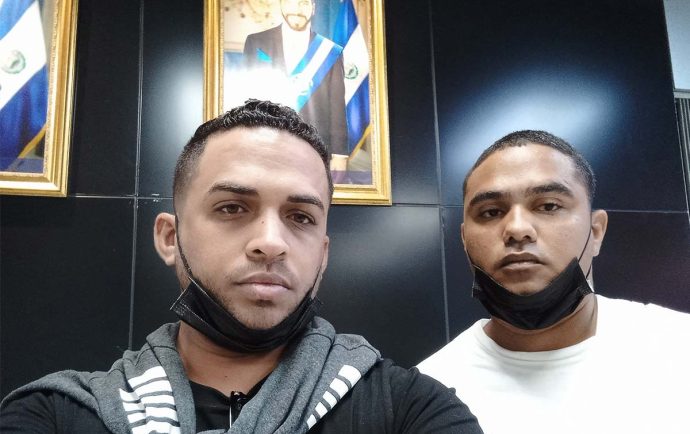 Bukele admite a dos periodistas cubanos a los que Nicaragua negó el ingreso