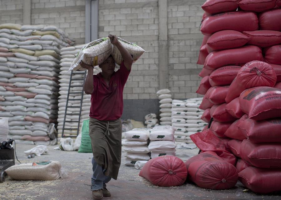 EE.UU. considera dejar de importar azúcar para “movilizar” a Carlos Pellas