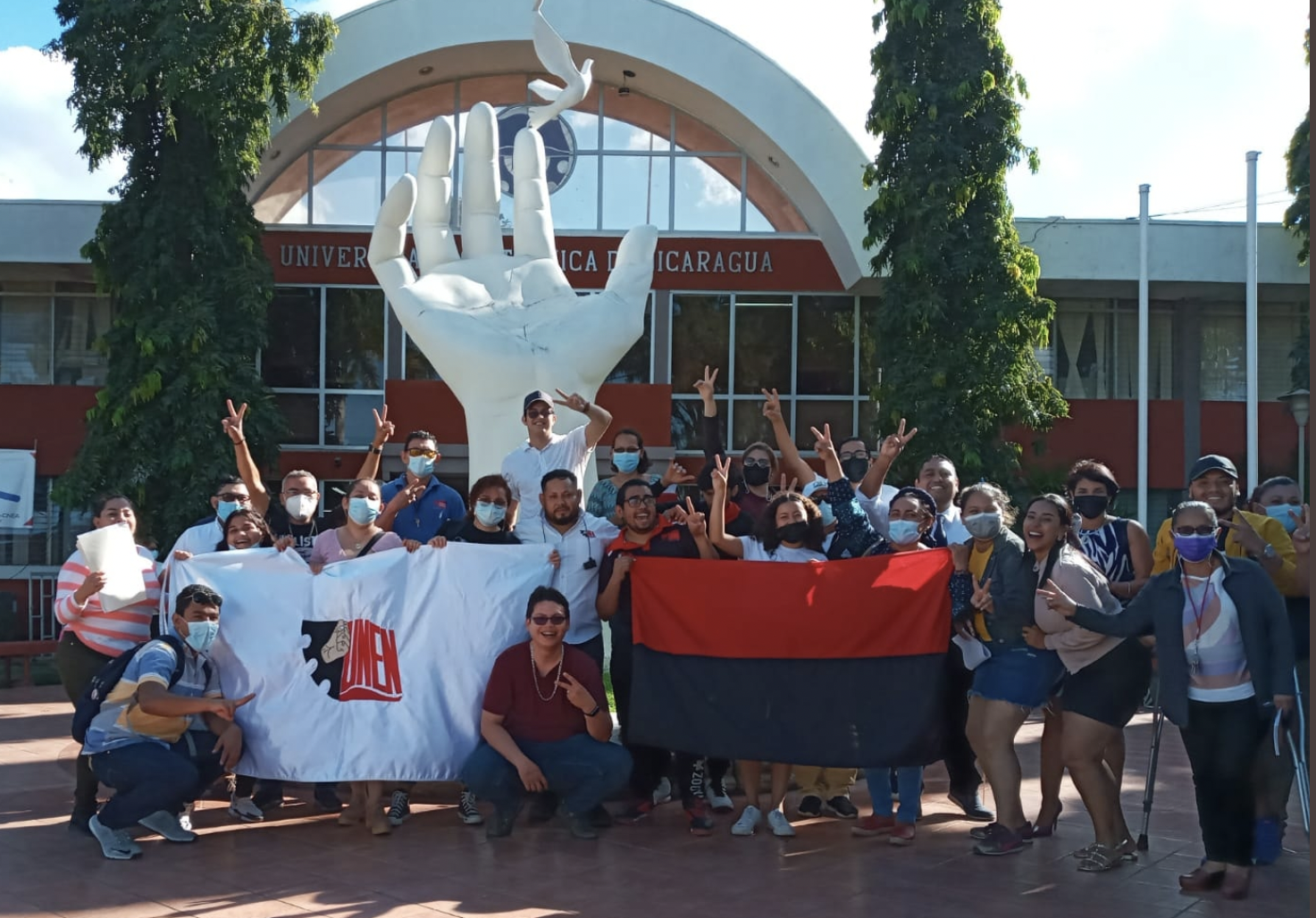 Orteguistas celebran confiscación de la Upoli: Cantan “Daniel se queda” en el recinto￼