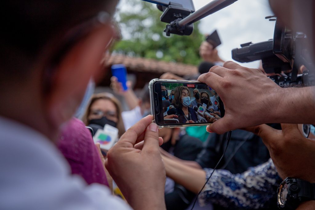 Juez quiere condenar sin pruebas y a la carrera a integrantes de la Fundación Violeta