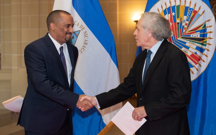 Arturo McFields se le voltea al régimen en la OEA: “Denuncio a la dictadura de Nicaragua”