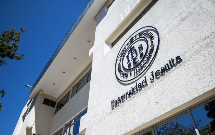 Dictadura asesta el golpe final a la Autonomía Universitaria