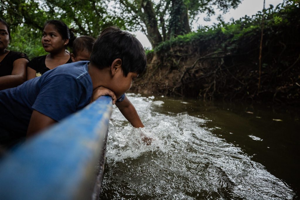 El veneno que mata los ríos del Caribe de Nicaragua
