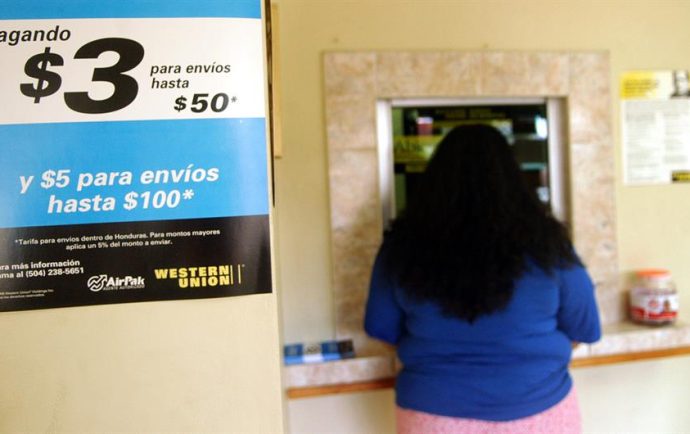 La “perversa ganancia” que Ortega saca del éxodo nica: aumentan las remesas