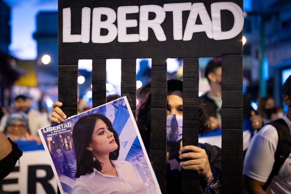 Gritos de libertad por las presas políticas en la marcha 8M en Costa Rica