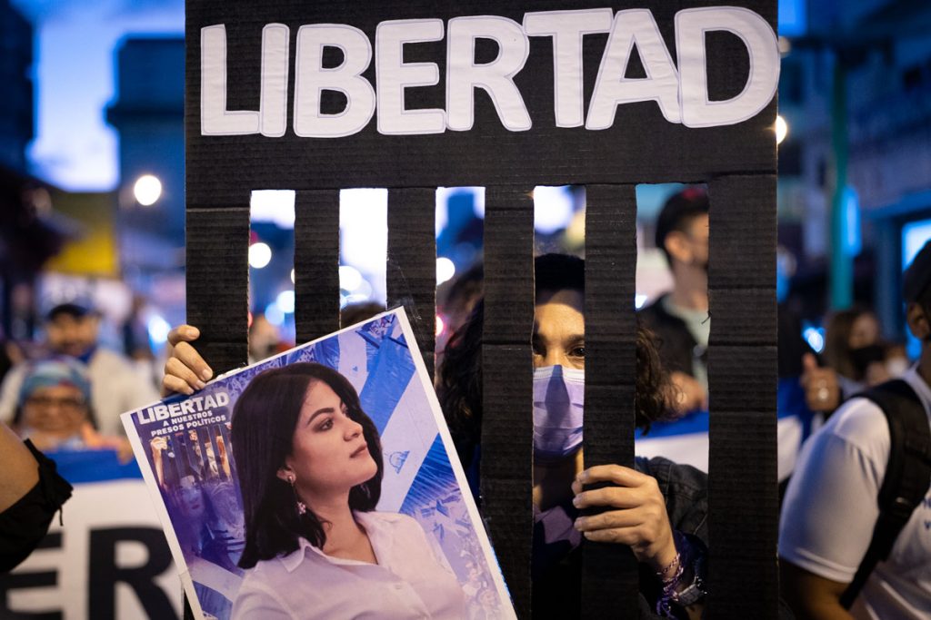 Gritos de libertad por las presas políticas en la marcha 8M en Costa Rica