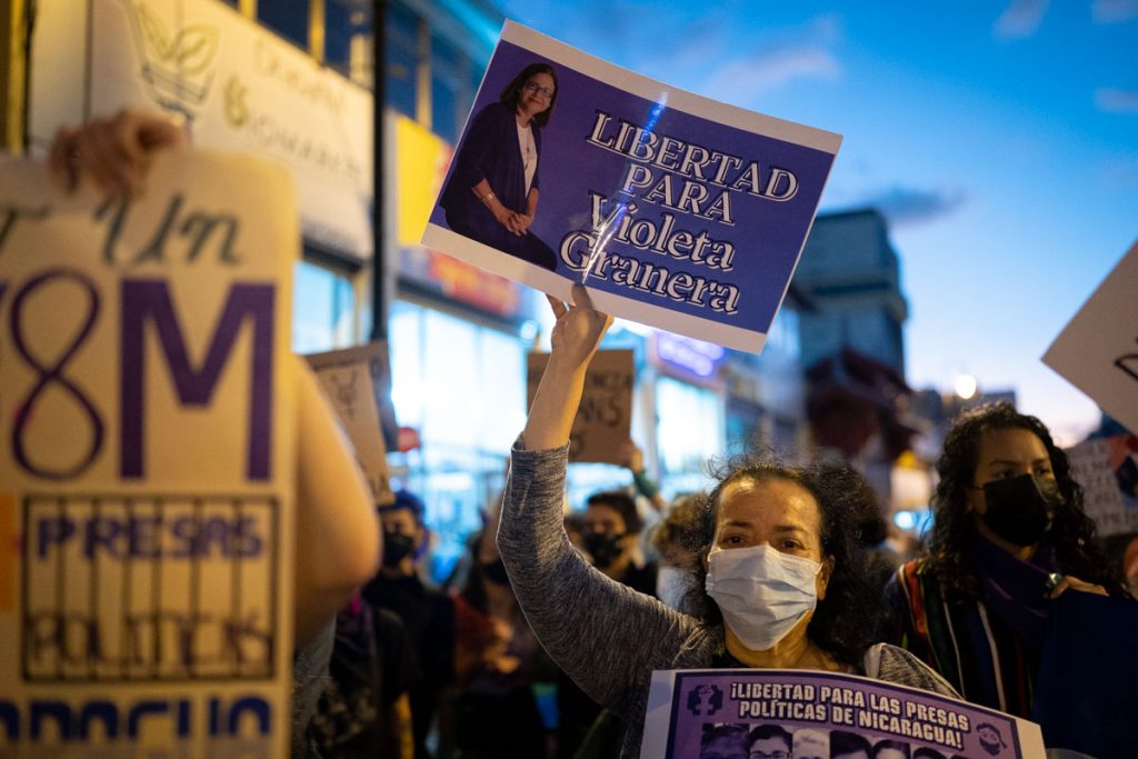 Gritos de libertad por las presas políticas en la marcha 8M en Costa Rica