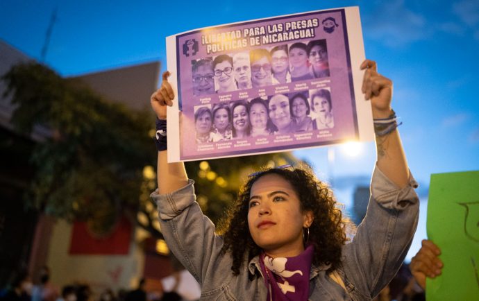 Gritos de libertad por las presas políticas en la marcha 8M en Costa Rica