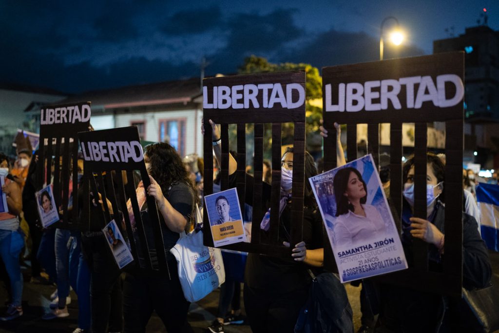 Gritos de libertad por las presas políticas en la marcha 8M en Costa Rica