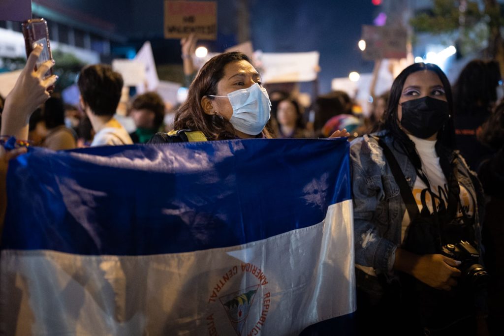 Gritos de libertad por las presas políticas en la marcha 8M en Costa Rica