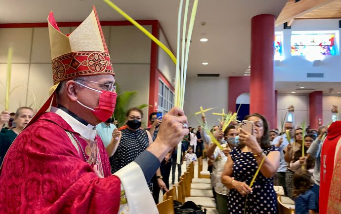 Domingo de Ramos en el exilio con monseñor Silvio Báez