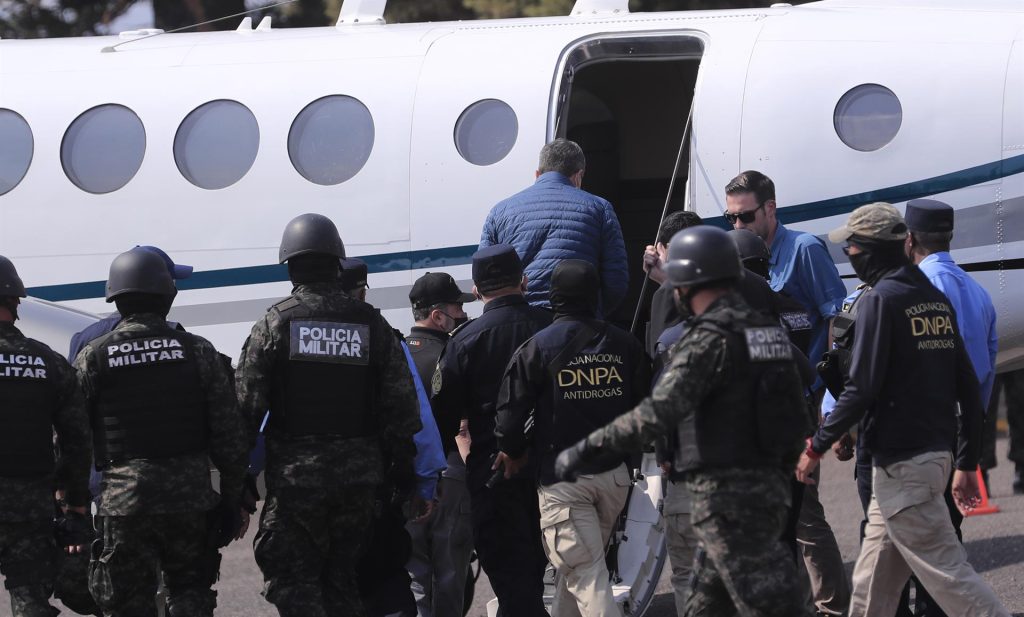 “Juan Orlando Hernández usó dinero del narco para cometer fraude electoral”, acusa EE.UU