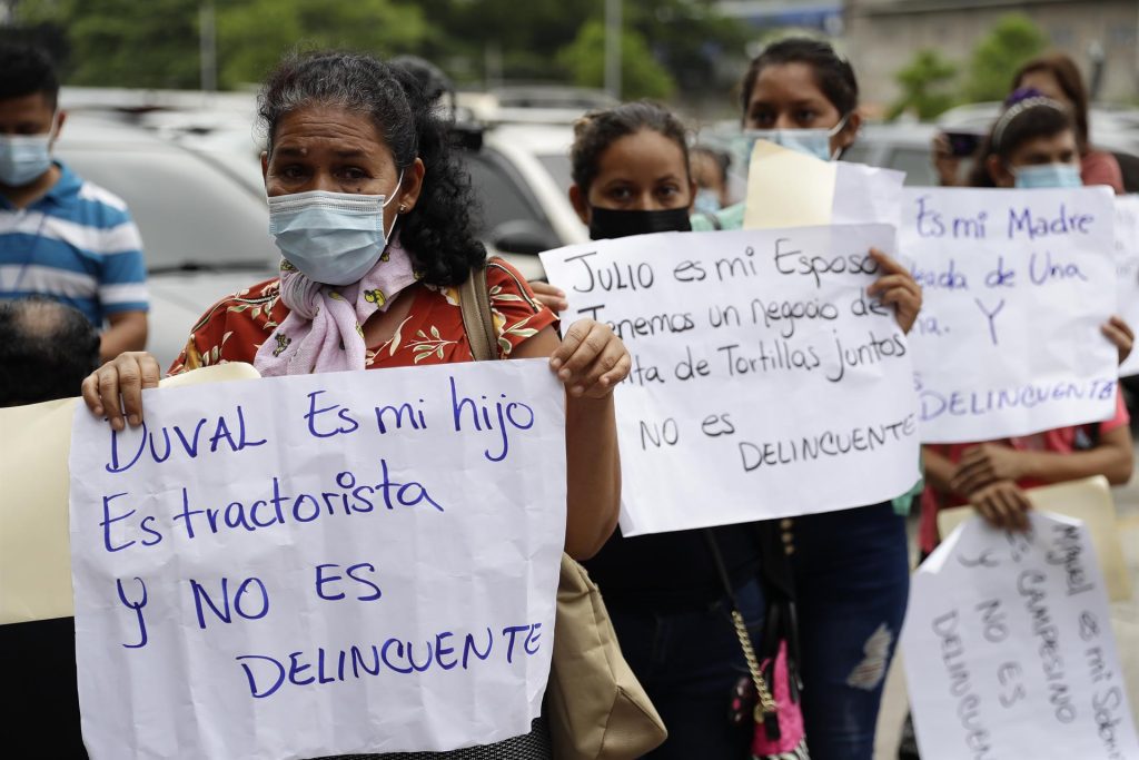 Régimen de Excepción de Bukele “configura una situación de lesa humanidad” en El Salvador