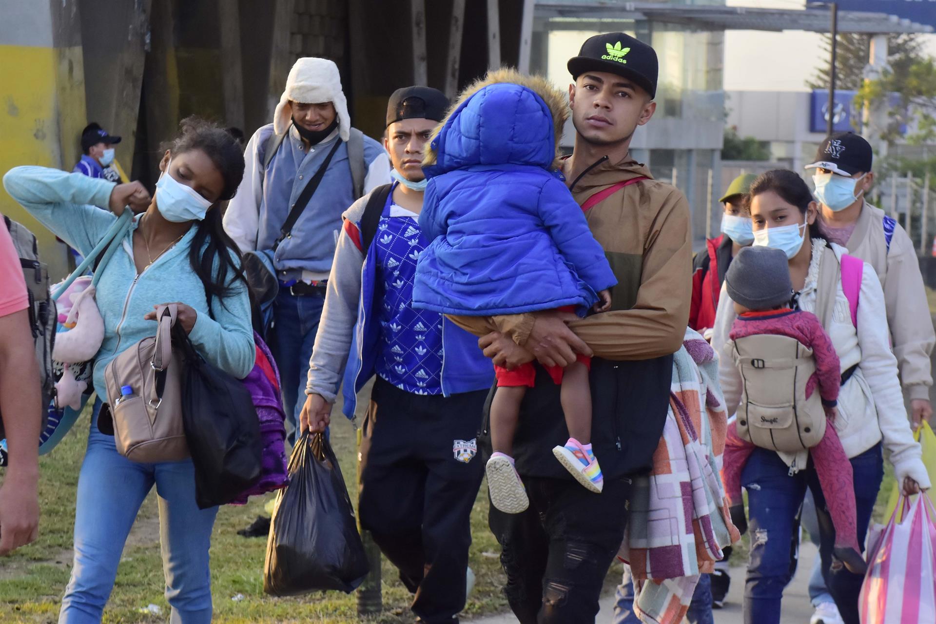 El éxodo de nicaragüenses sólo es superado por el de los afganos en el mundo en 2021