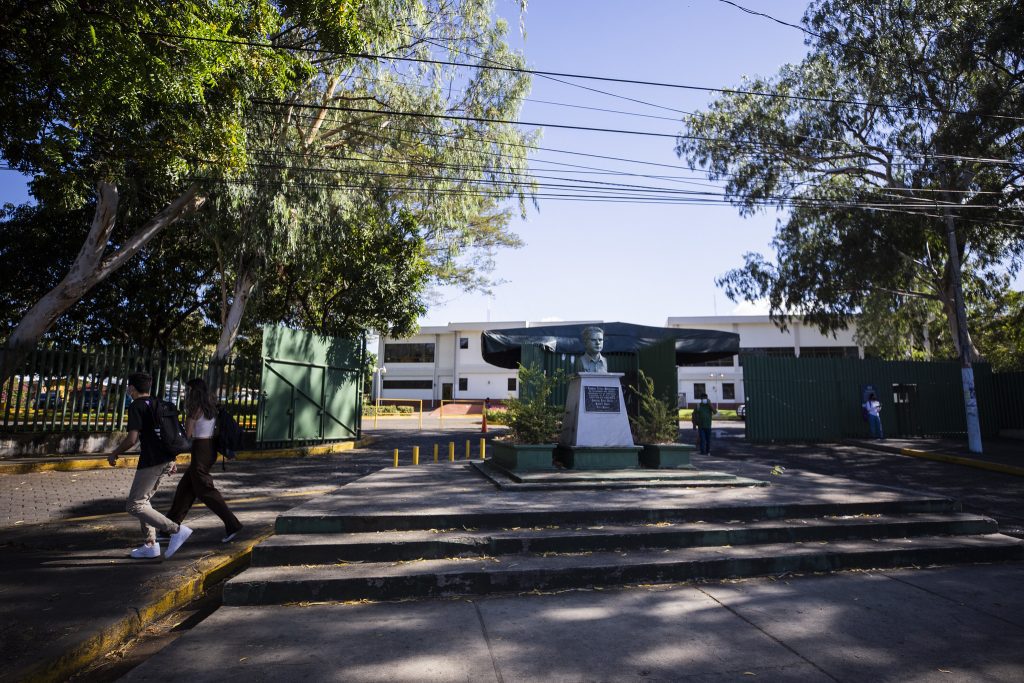 “Quieren controlar hasta los respiros de los académicos”: Dictadura impone control migratorio en universidades