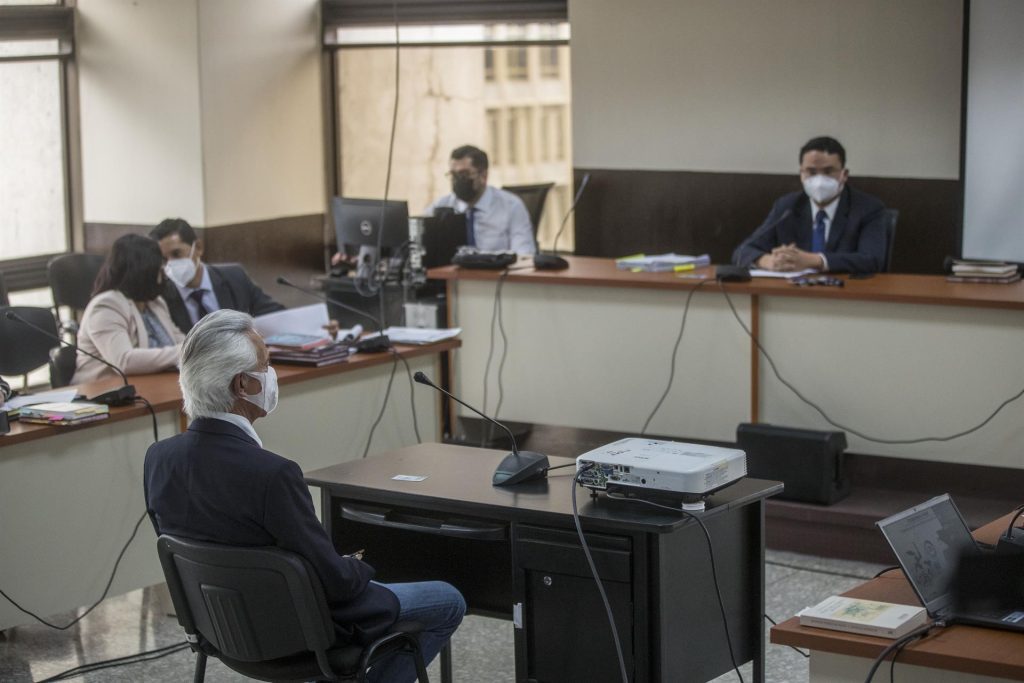 Un exbanquero procesado por corrupción es quien acusa al periodista José Rubén Zamora