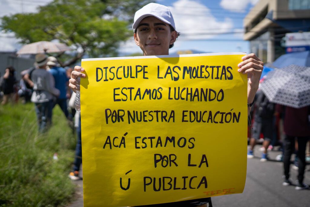 En fotos 📸 | Así fue la marcha que obligó a Rodrigo Chaves a descartar la reducción del presupuesto universitario