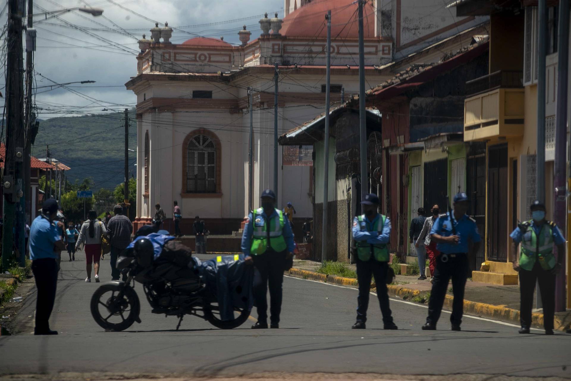 “La dictadura no va a poder doblegar nuestra fe”: los masayas ‘bajan’ a San Jerónimo pese al asedio policial