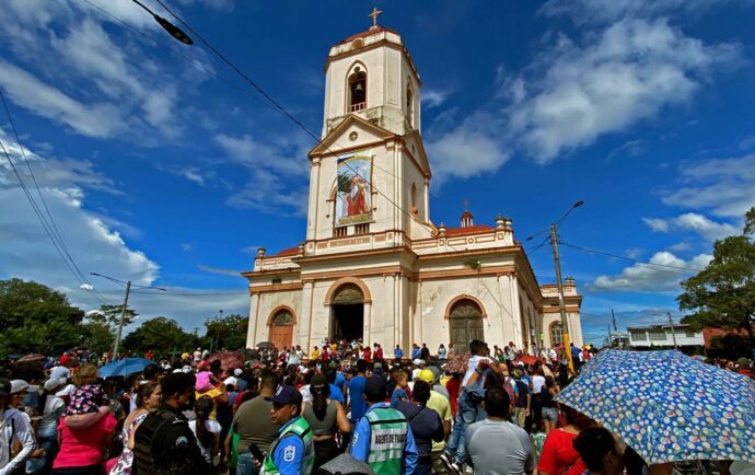“La dictadura no va a poder doblegar nuestra fe”: los masayas ‘bajan’ a San Jerónimo pese al asedio policial