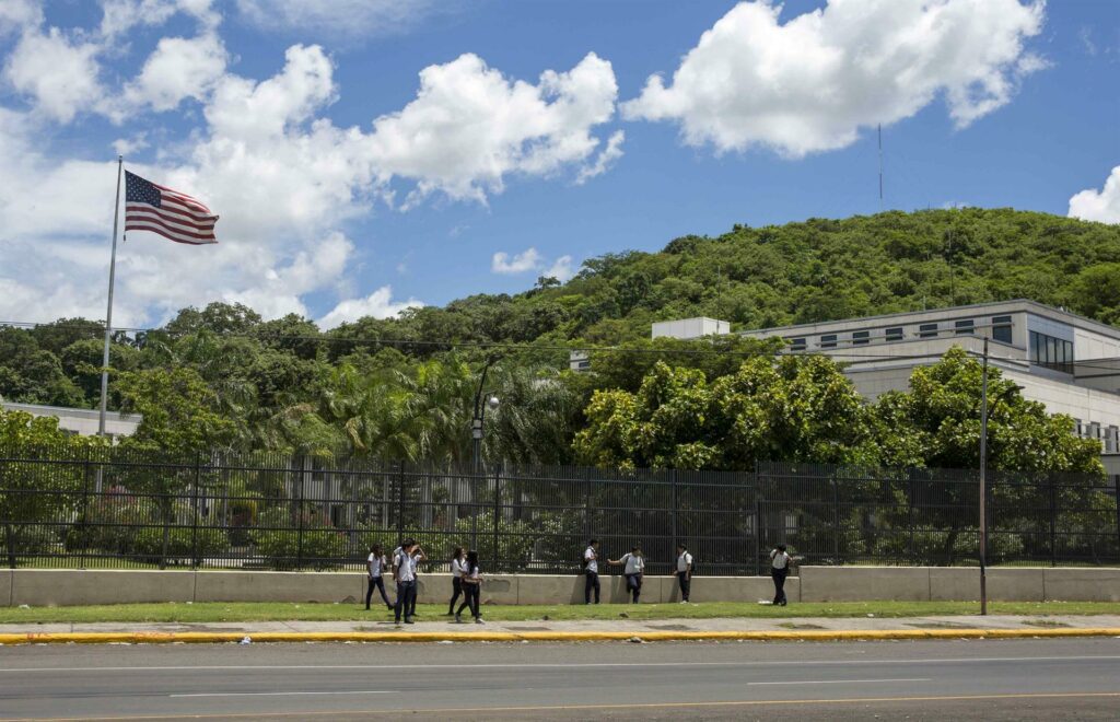 Kevin Sullivan continuará de “manera indefinida” al frente de la embajada de EE.UU. en Nicaragua
