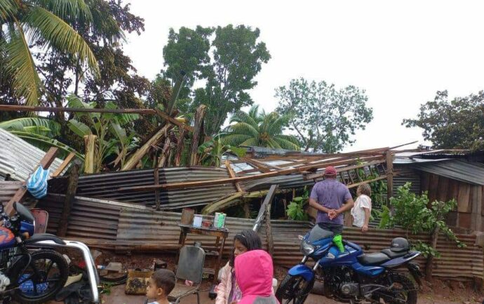 Julia se degrada a tormenta tropical y deja estela de destrucción en Nicaragua